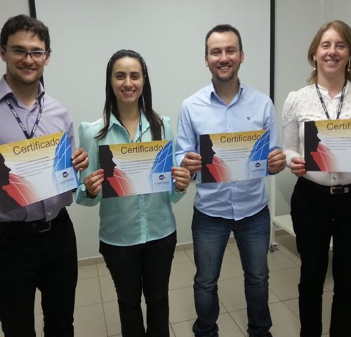 alunos-pequenos-grupos