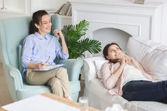 Regressão na terapia de apoio e insight